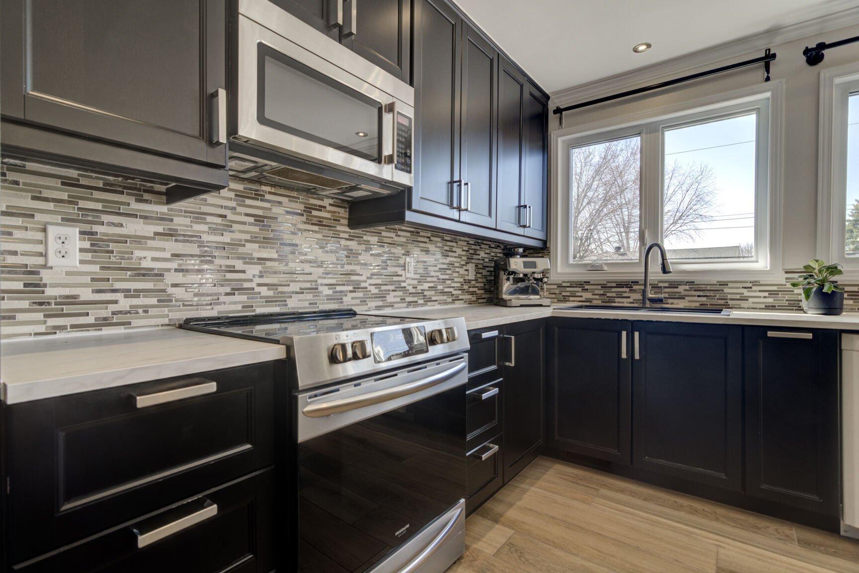 









1830


Rue Therrien

,
Brossard,




QC
J4W2J7

