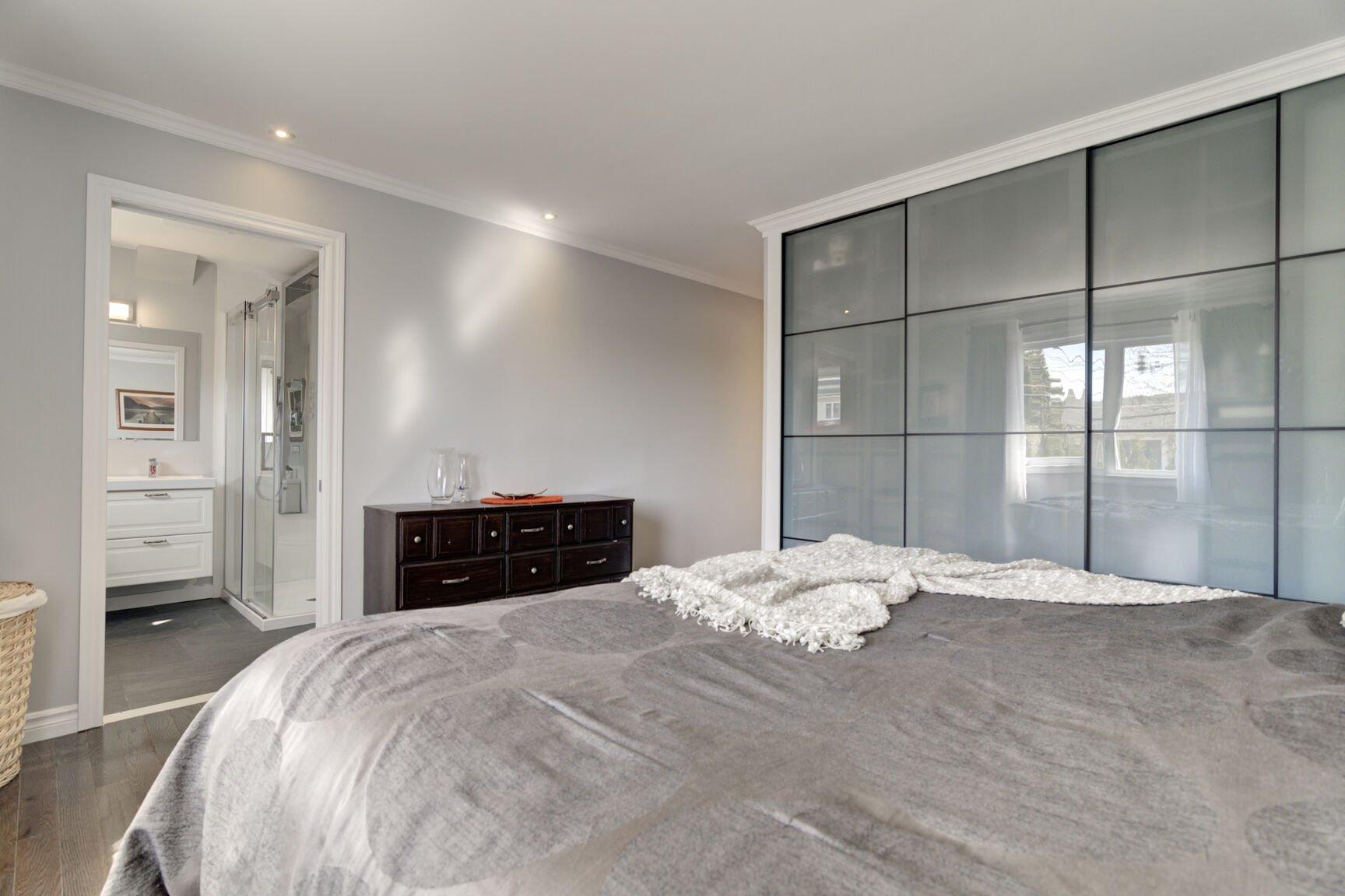 









1830


Rue Therrien

,
Brossard,




QC
J4W2J7

