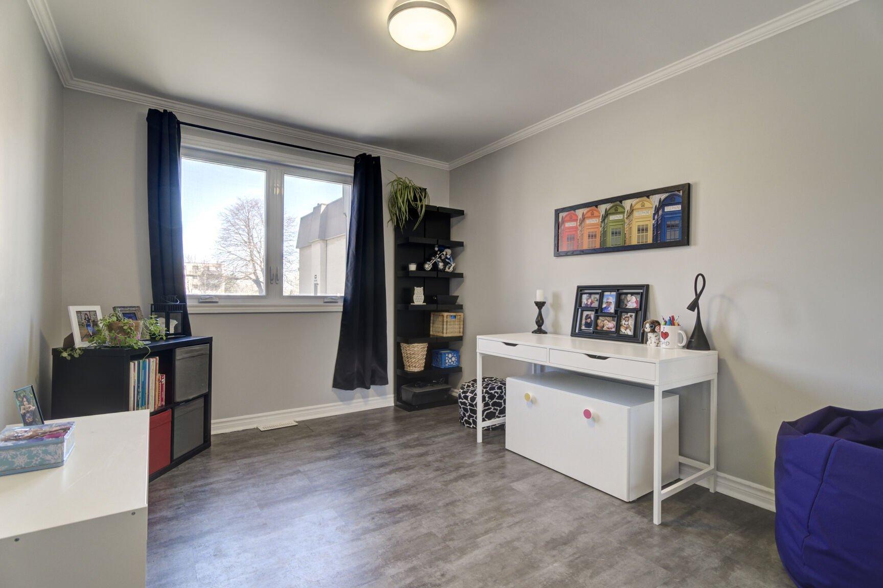 









1830


Rue Therrien

,
Brossard,




QC
J4W2J7


