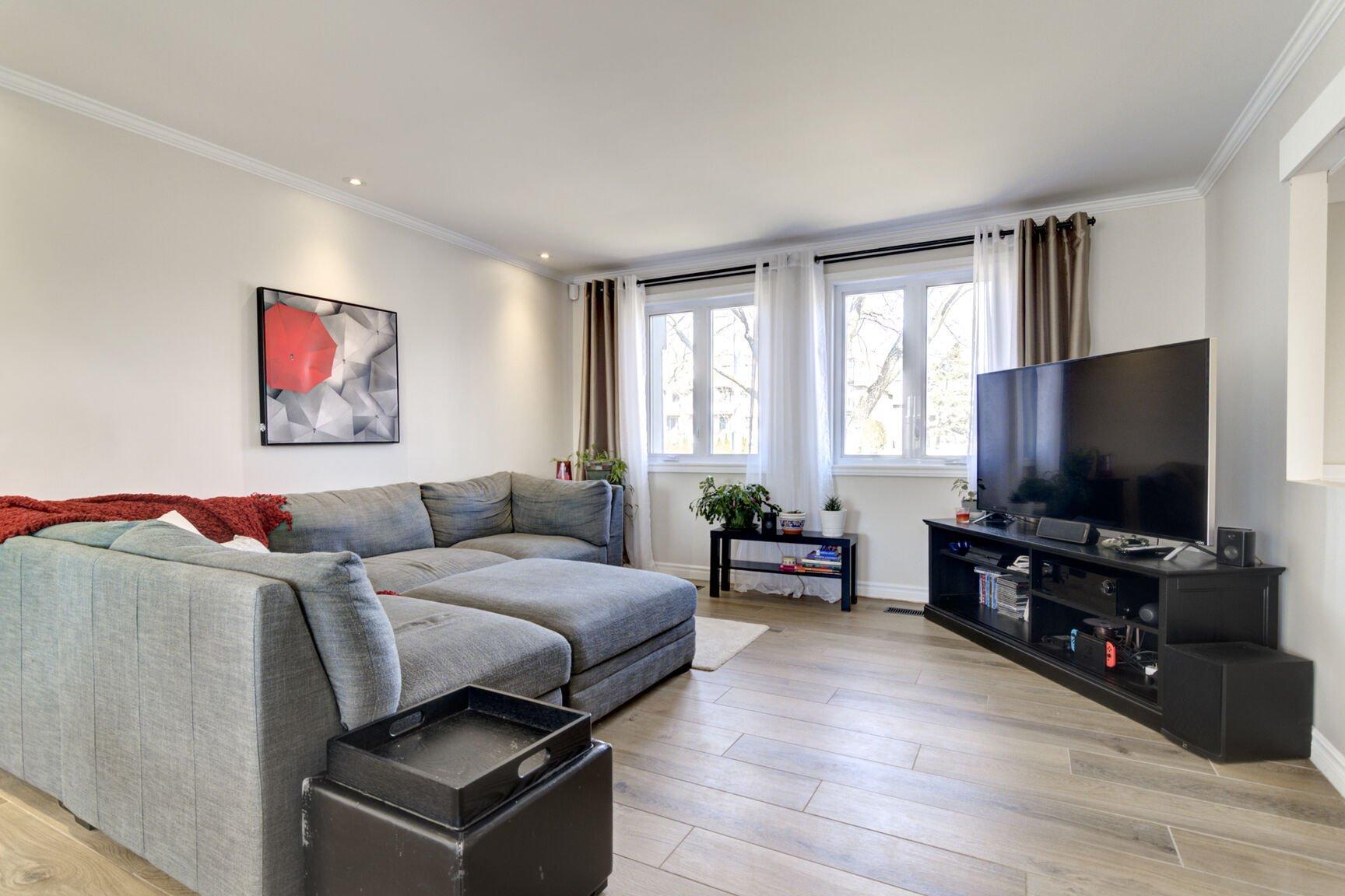 









1830


Rue Therrien

,
Brossard,




QC
J4W2J7

