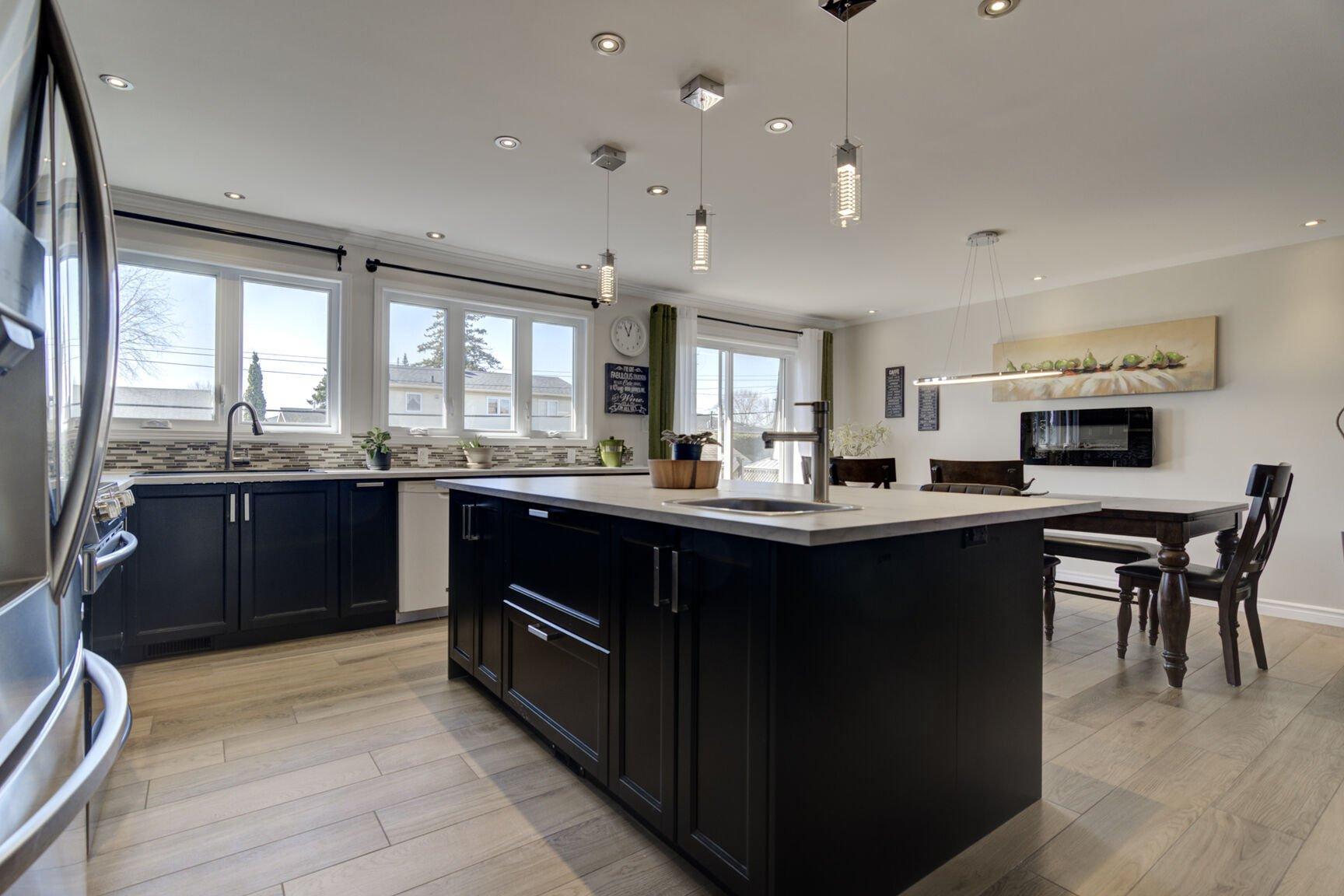 









1830


Rue Therrien

,
Brossard,




QC
J4W2J7

