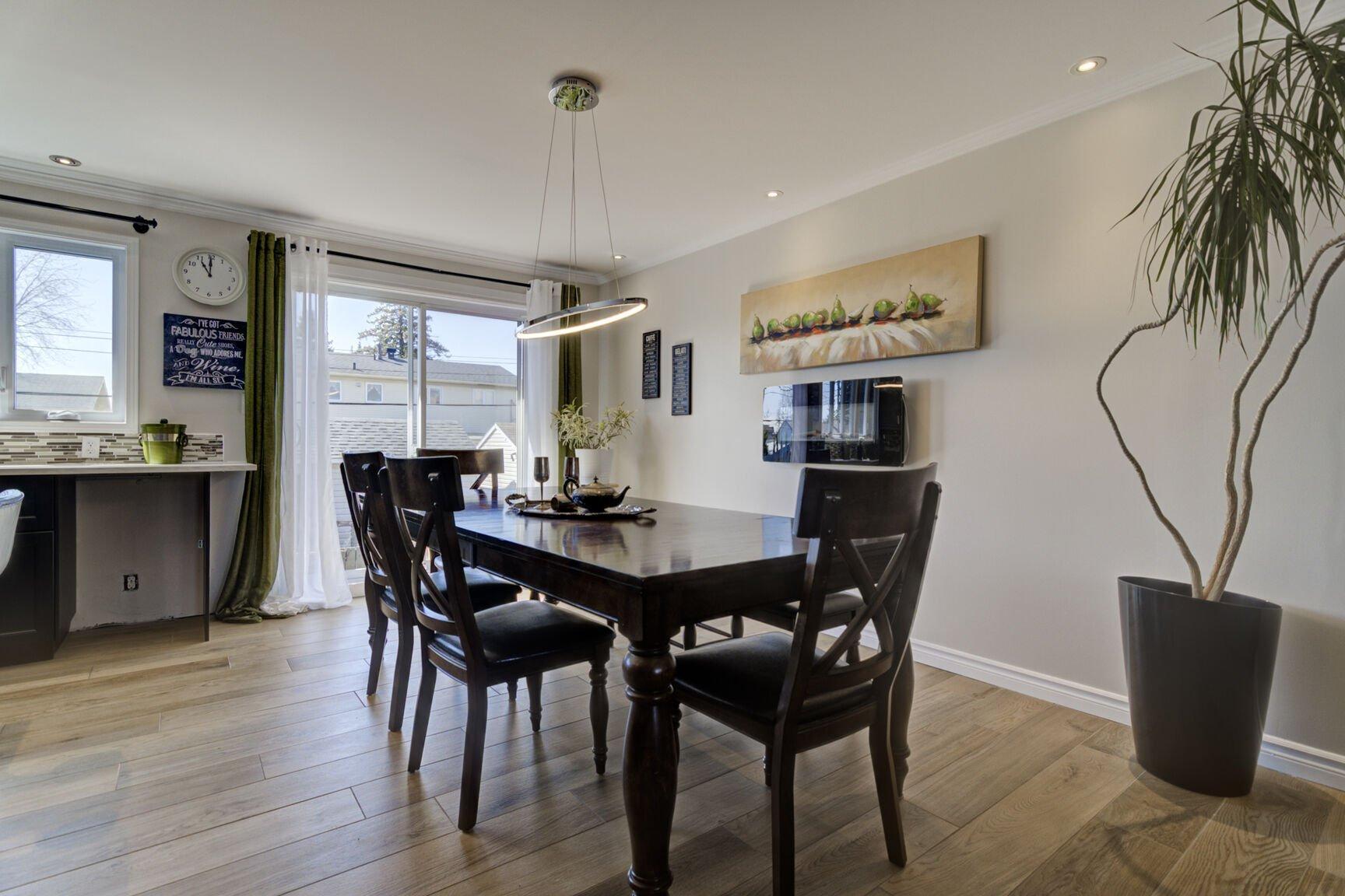 









1830


Rue Therrien

,
Brossard,




QC
J4W2J7

