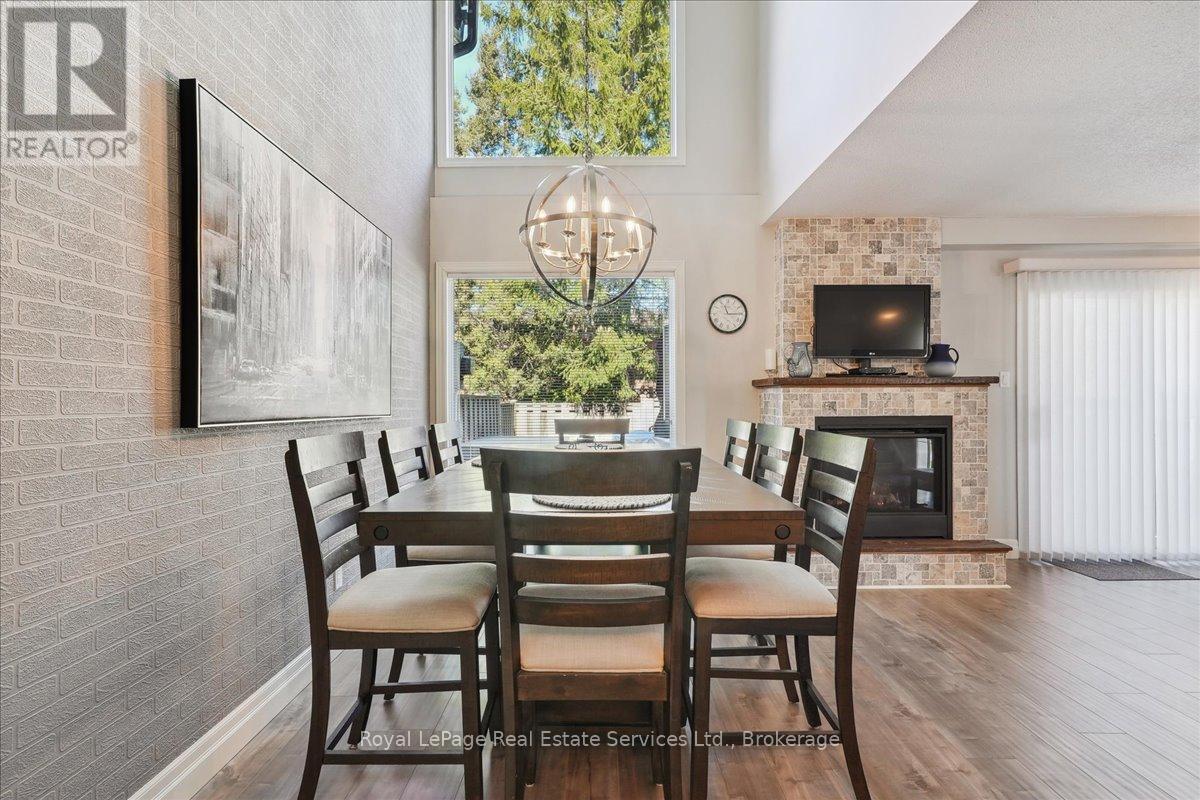












6 - 1588 KERNS ROAD

,
Burlington (Tyandaga),




Ontario
L7P3A7

