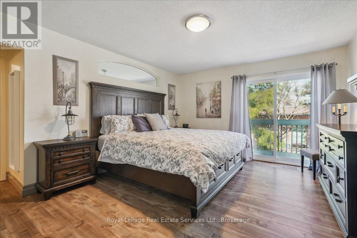 












6 - 1588 KERNS ROAD

,
Burlington (Tyandaga),




Ontario
L7P3A7


