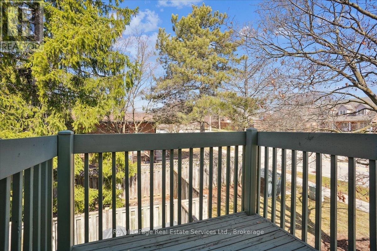 












6 - 1588 KERNS ROAD

,
Burlington (Tyandaga),




Ontario
L7P3A7

