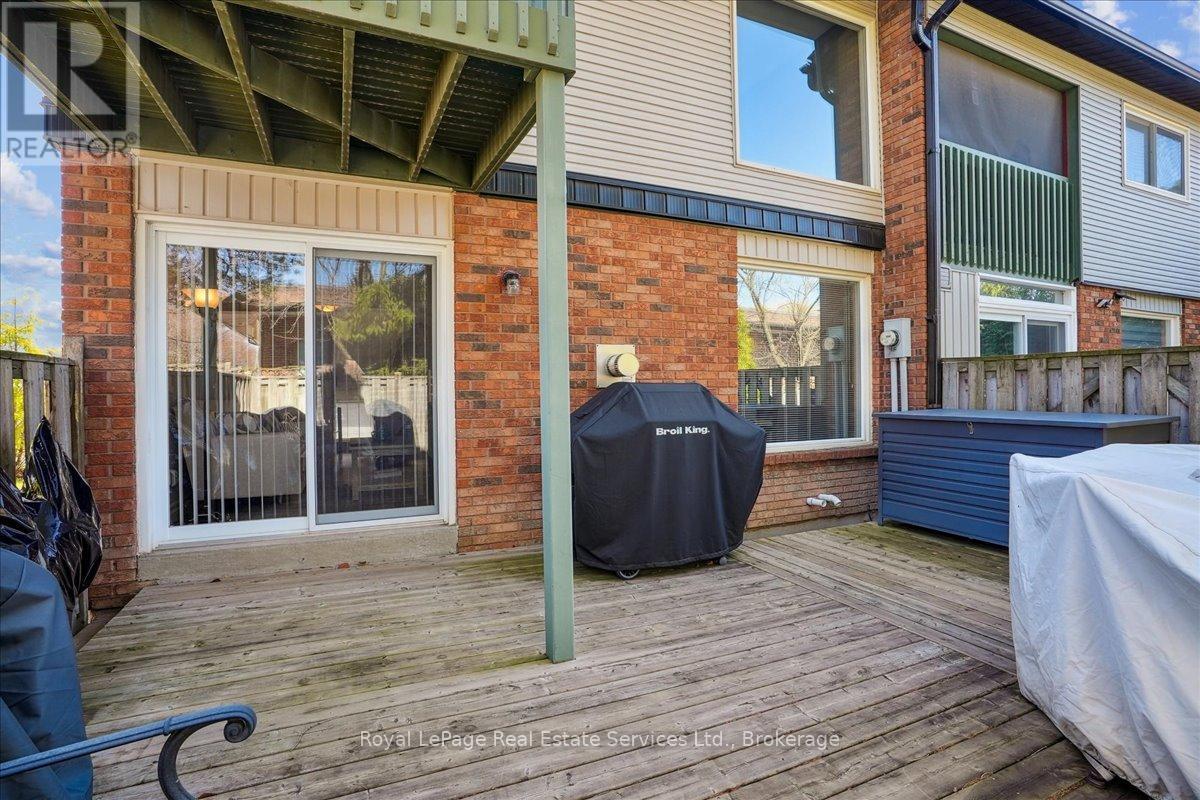 












6 - 1588 KERNS ROAD

,
Burlington (Tyandaga),




Ontario
L7P3A7

