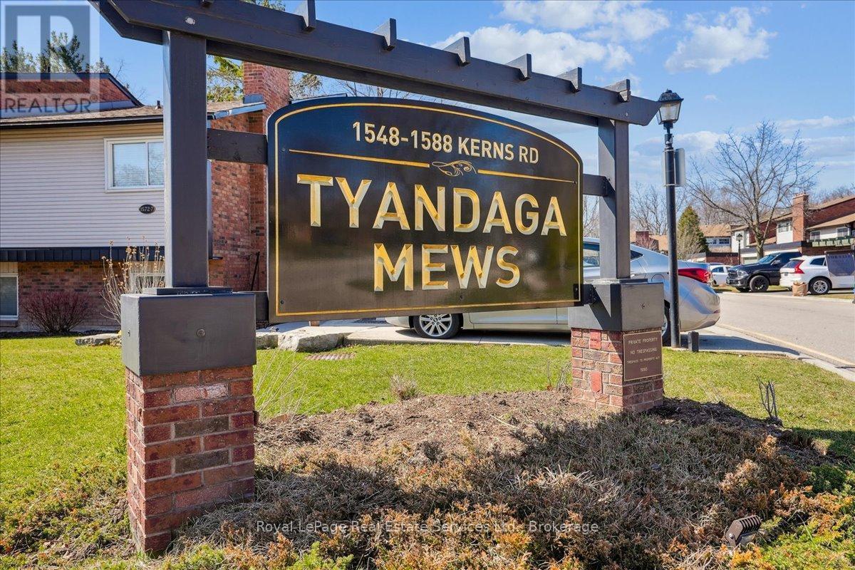 












6 - 1588 KERNS ROAD

,
Burlington (Tyandaga),




Ontario
L7P3A7

