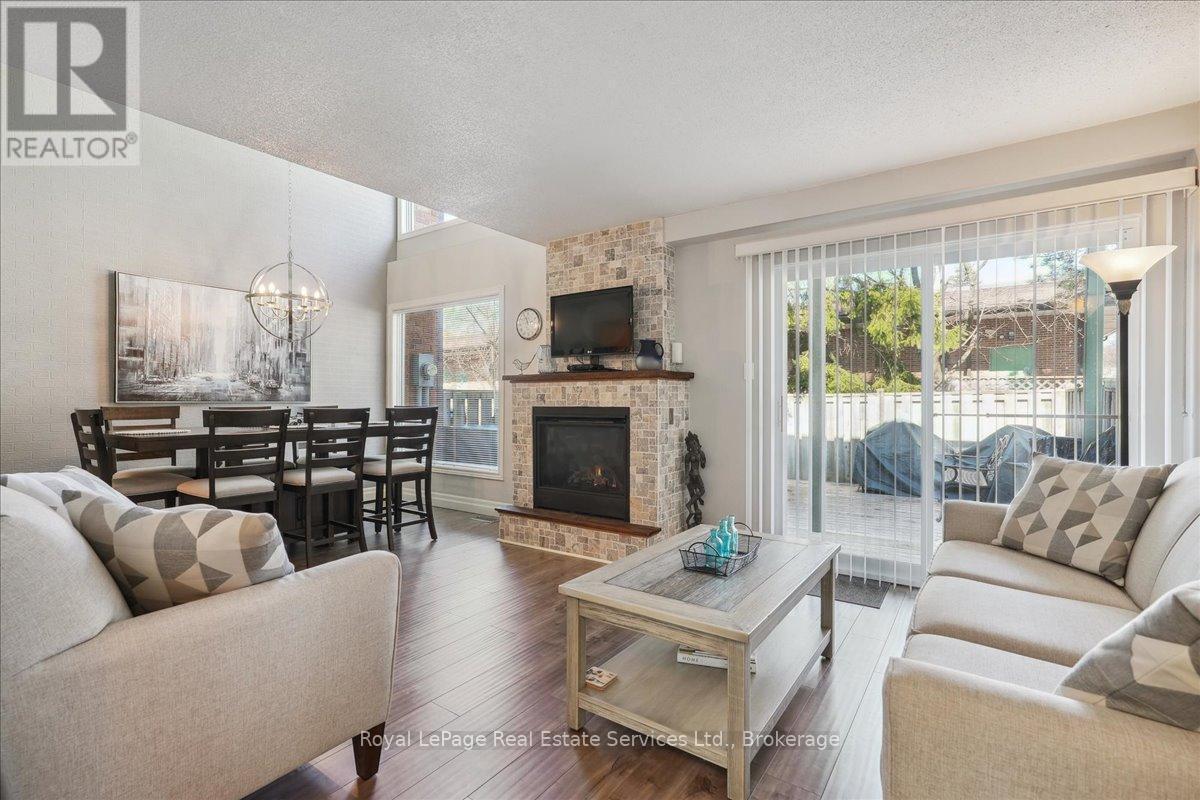 












6 - 1588 KERNS ROAD

,
Burlington (Tyandaga),




Ontario
L7P3A7

