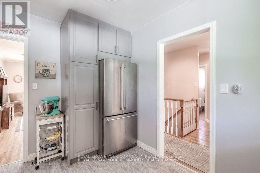 












87 RICHARDSON DRIVE

,
Aurora,




Ontario
L4G1Z4

