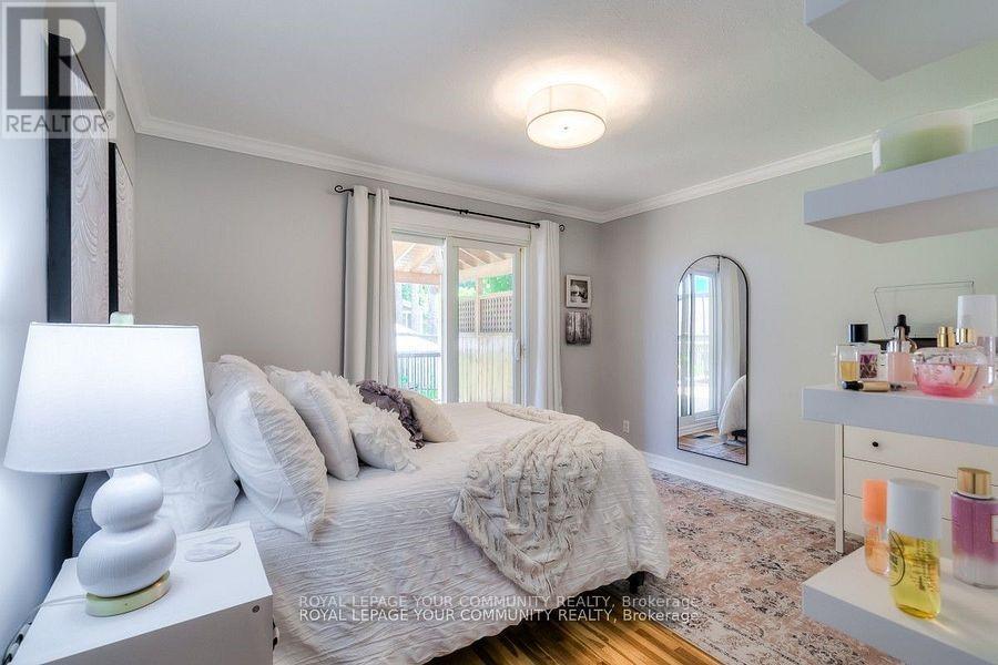 












87 RICHARDSON DRIVE

,
Aurora,




Ontario
L4G1Z4

