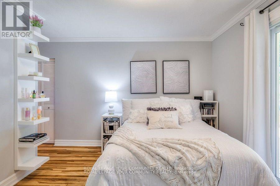 












87 RICHARDSON DRIVE

,
Aurora,




Ontario
L4G1Z4

