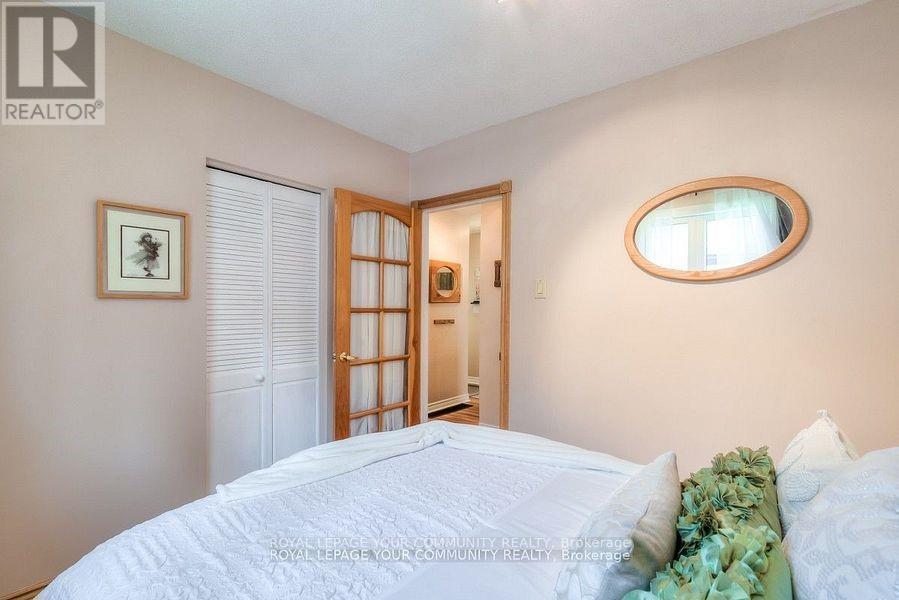 












87 RICHARDSON DRIVE

,
Aurora,




Ontario
L4G1Z4

