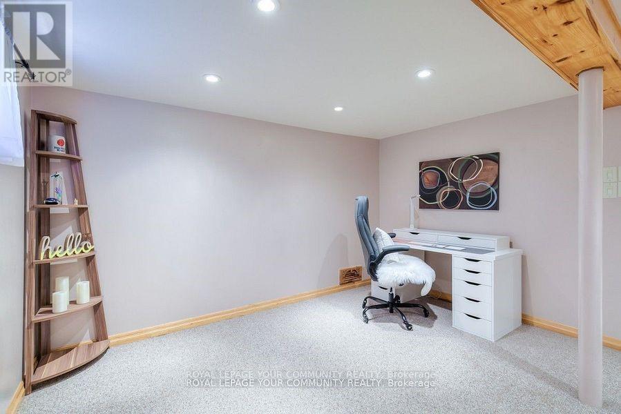 












87 RICHARDSON DRIVE

,
Aurora,




Ontario
L4G1Z4

