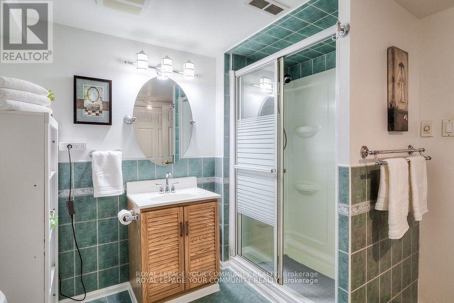 












87 RICHARDSON DRIVE

,
Aurora,




Ontario
L4G1Z4

