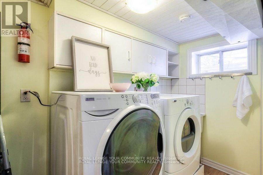 












87 RICHARDSON DRIVE

,
Aurora,




Ontario
L4G1Z4

