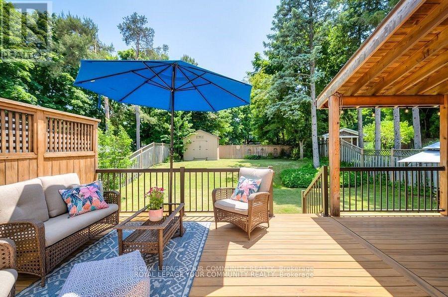 












87 RICHARDSON DRIVE

,
Aurora,




Ontario
L4G1Z4

