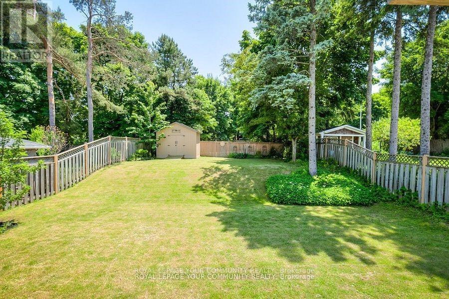 












87 RICHARDSON DRIVE

,
Aurora,




Ontario
L4G1Z4

