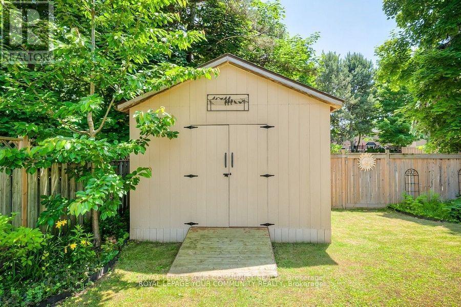 












87 RICHARDSON DRIVE

,
Aurora,




Ontario
L4G1Z4

