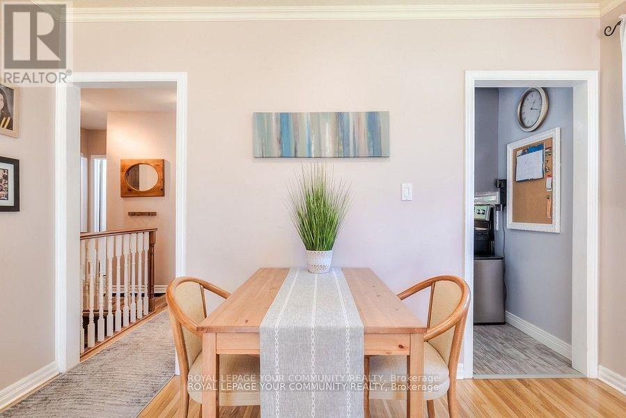 












87 RICHARDSON DRIVE

,
Aurora,




Ontario
L4G1Z4

