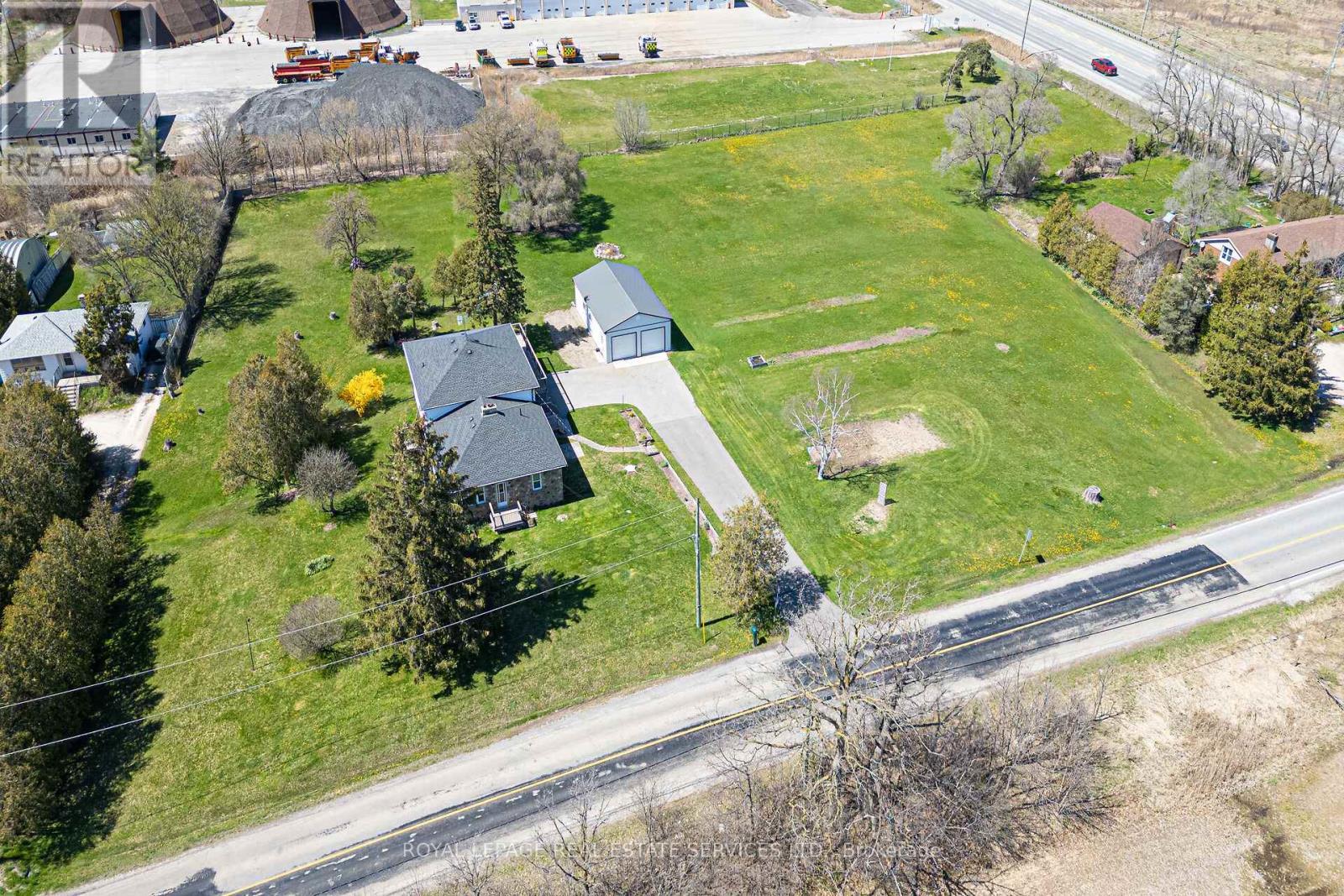 












3029 BURNHAMTHORPE ROAD W

,
Milton,




Ontario
L9T5S2

