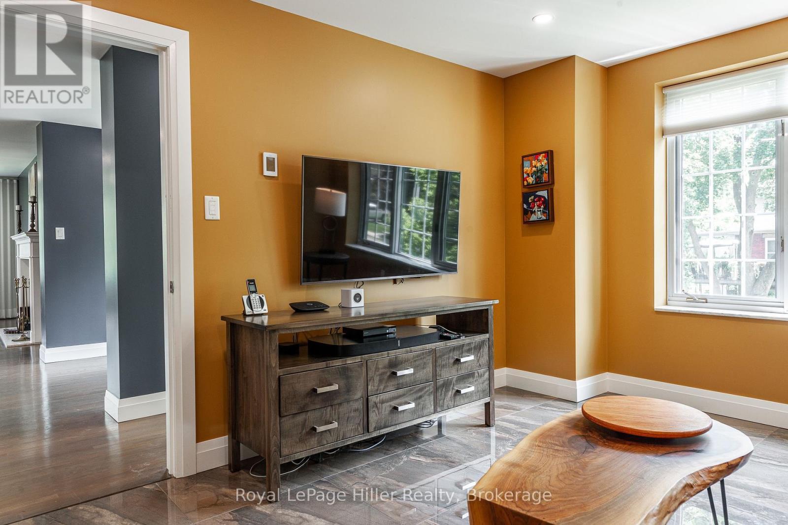 












205 - 30 FRONT STREET

,
Stratford,




Ontario
N5A7S3

