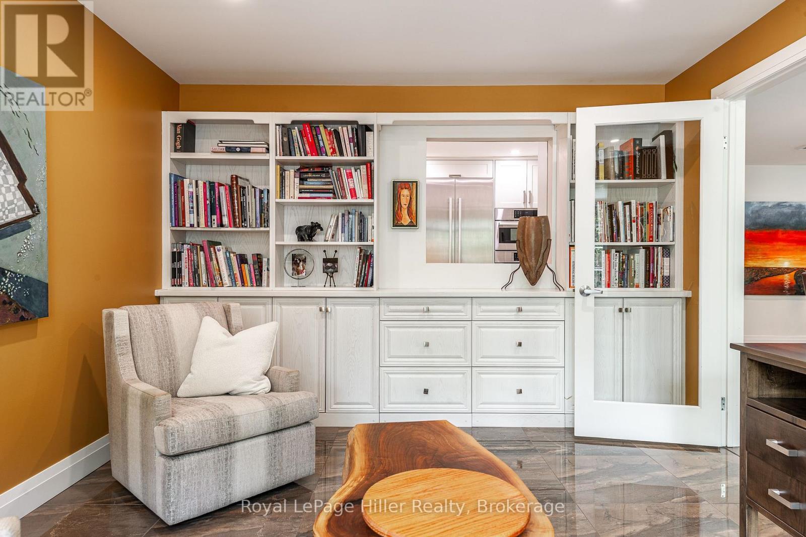 












205 - 30 FRONT STREET

,
Stratford,




Ontario
N5A7S3

