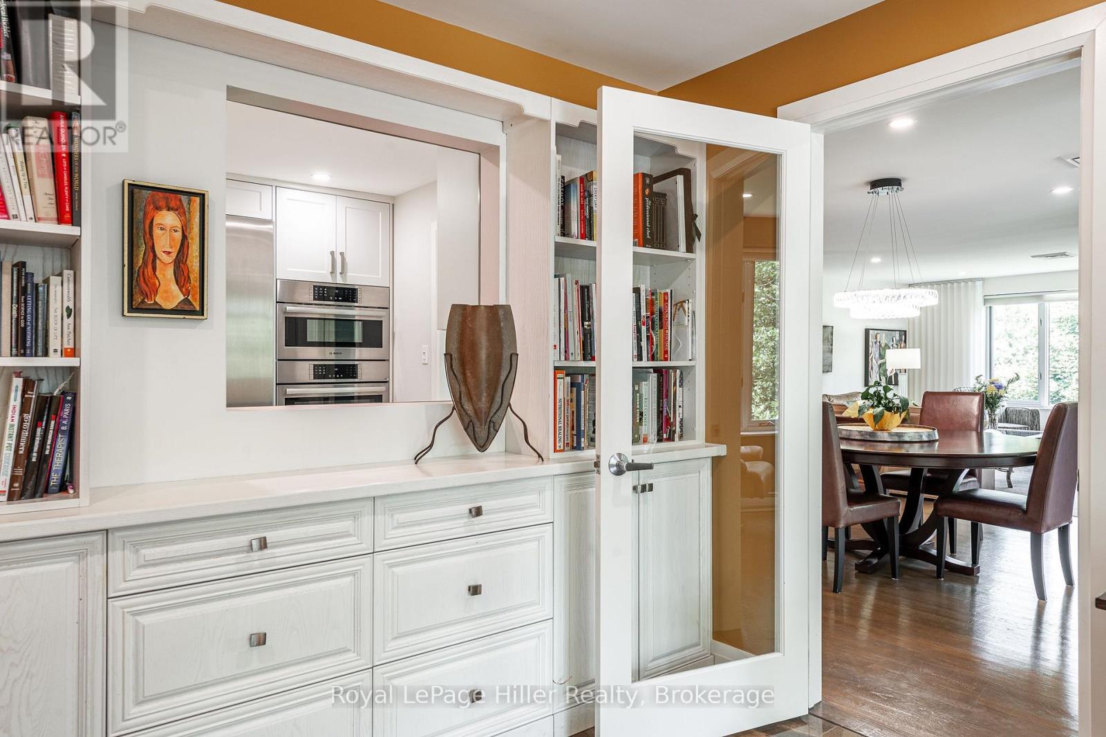 












205 - 30 FRONT STREET

,
Stratford,




Ontario
N5A7S3

