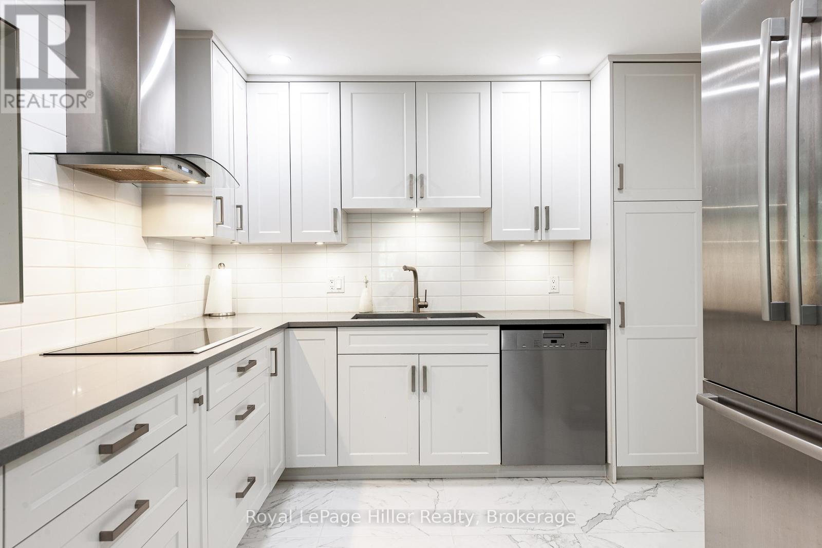 












205 - 30 FRONT STREET

,
Stratford,




Ontario
N5A7S3

