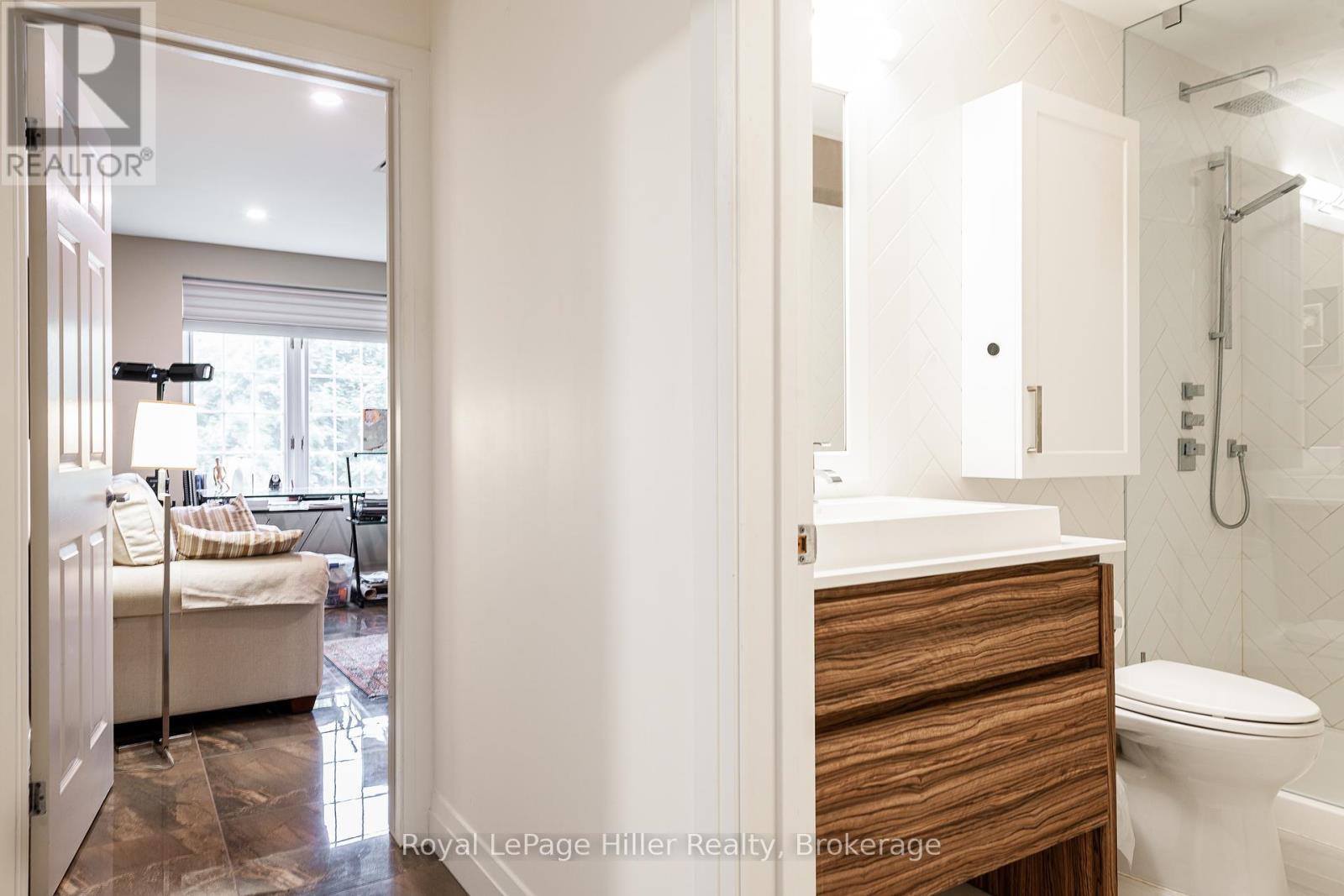 












205 - 30 FRONT STREET

,
Stratford,




Ontario
N5A7S3

