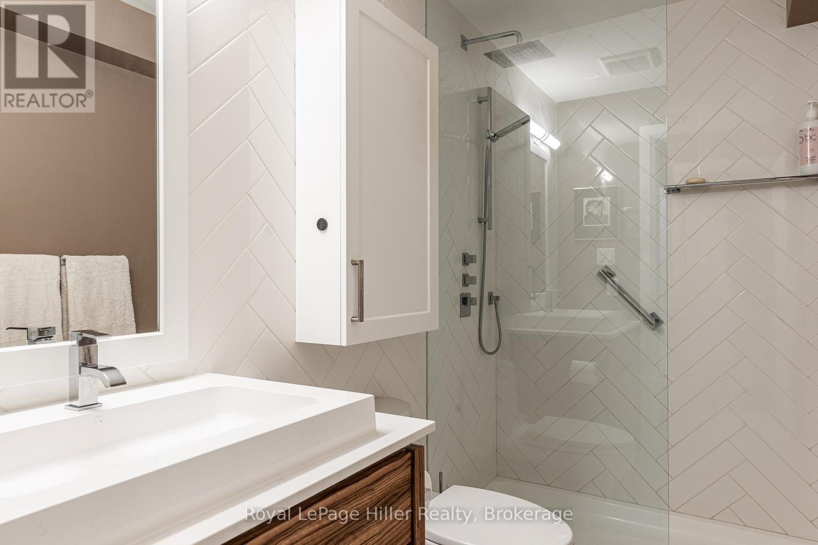 












205 - 30 FRONT STREET

,
Stratford,




Ontario
N5A7S3

