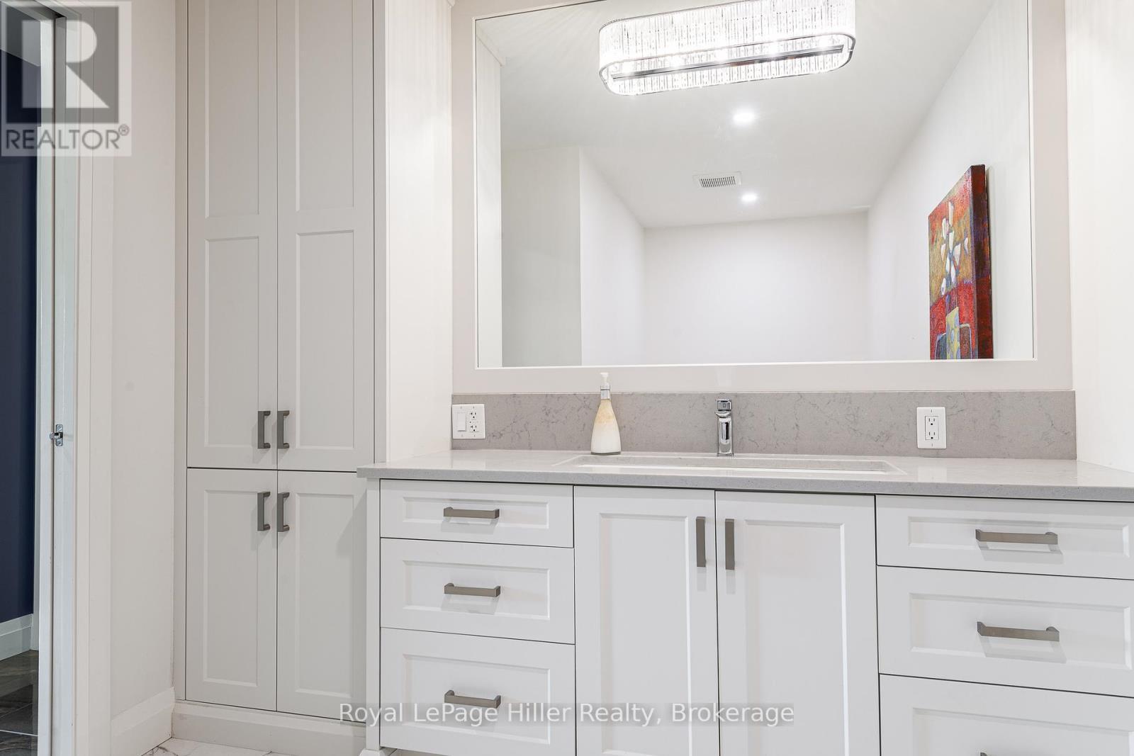 












205 - 30 FRONT STREET

,
Stratford,




Ontario
N5A7S3

