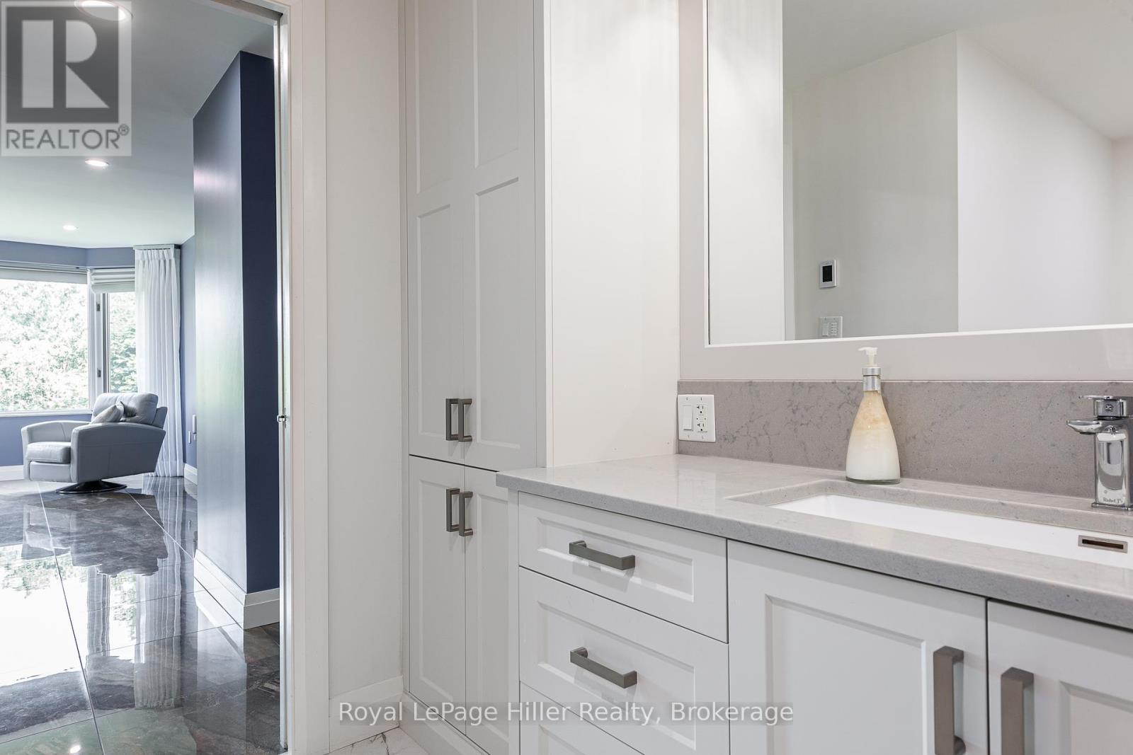 












205 - 30 FRONT STREET

,
Stratford,




Ontario
N5A7S3

