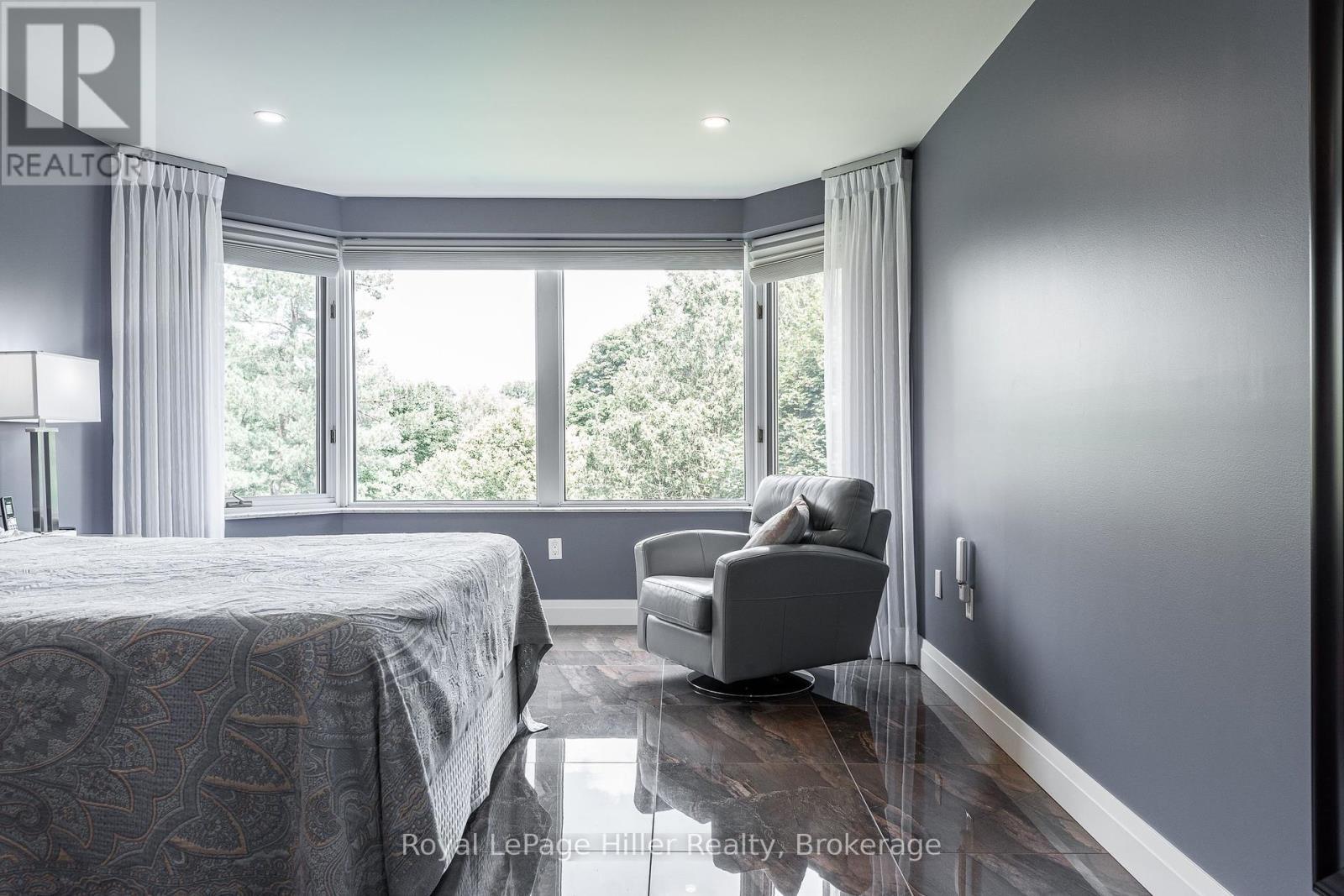 












205 - 30 FRONT STREET

,
Stratford,




Ontario
N5A7S3

