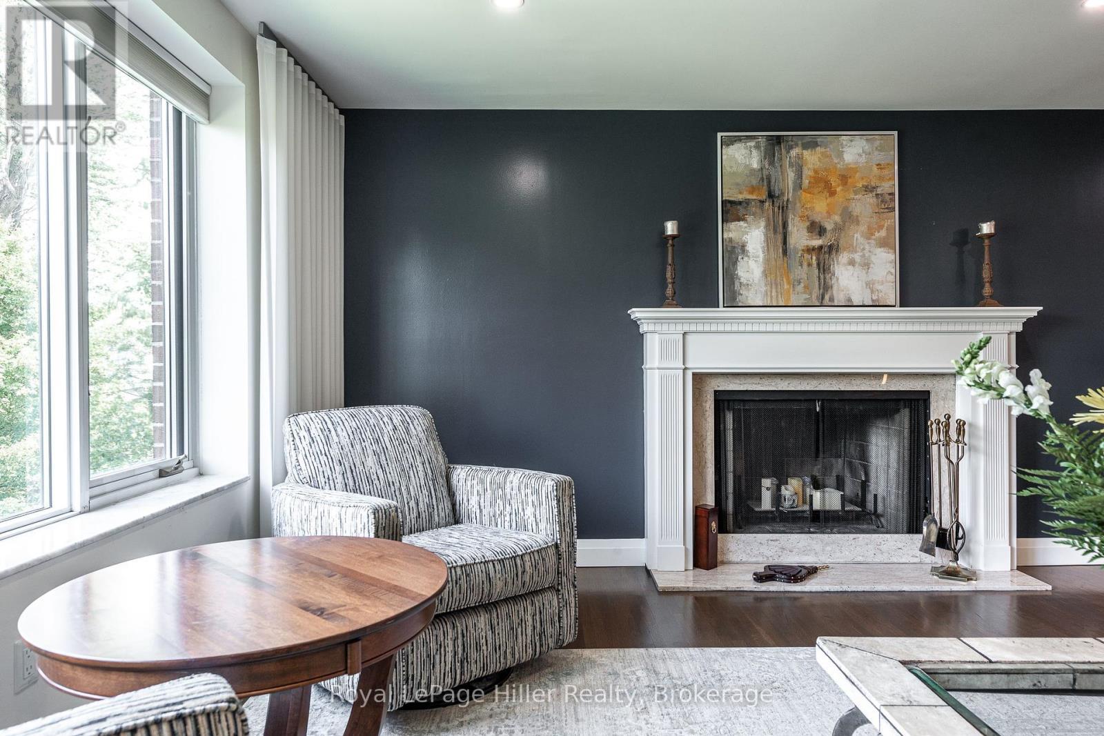 












205 - 30 FRONT STREET

,
Stratford,




Ontario
N5A7S3

