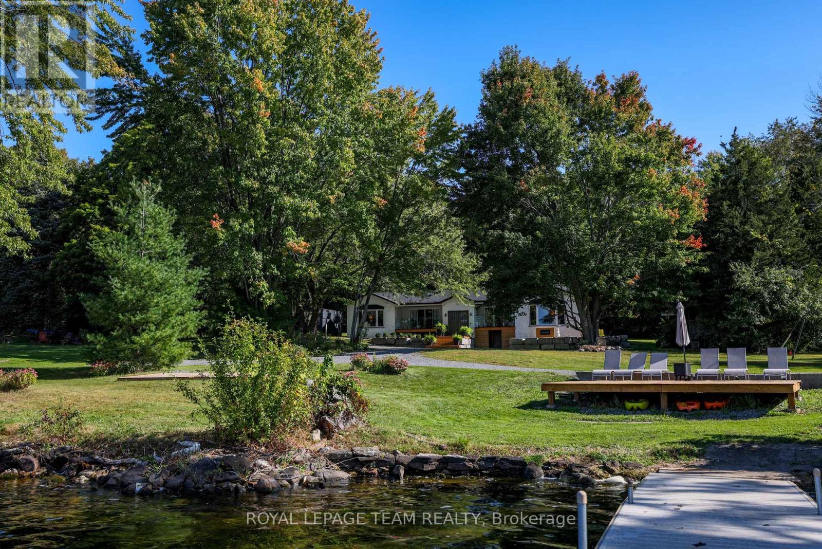












551 LITTLE RIDEAU LAKE ROAD

,
Rideau Lakes,




Ontario
K0G1V0

