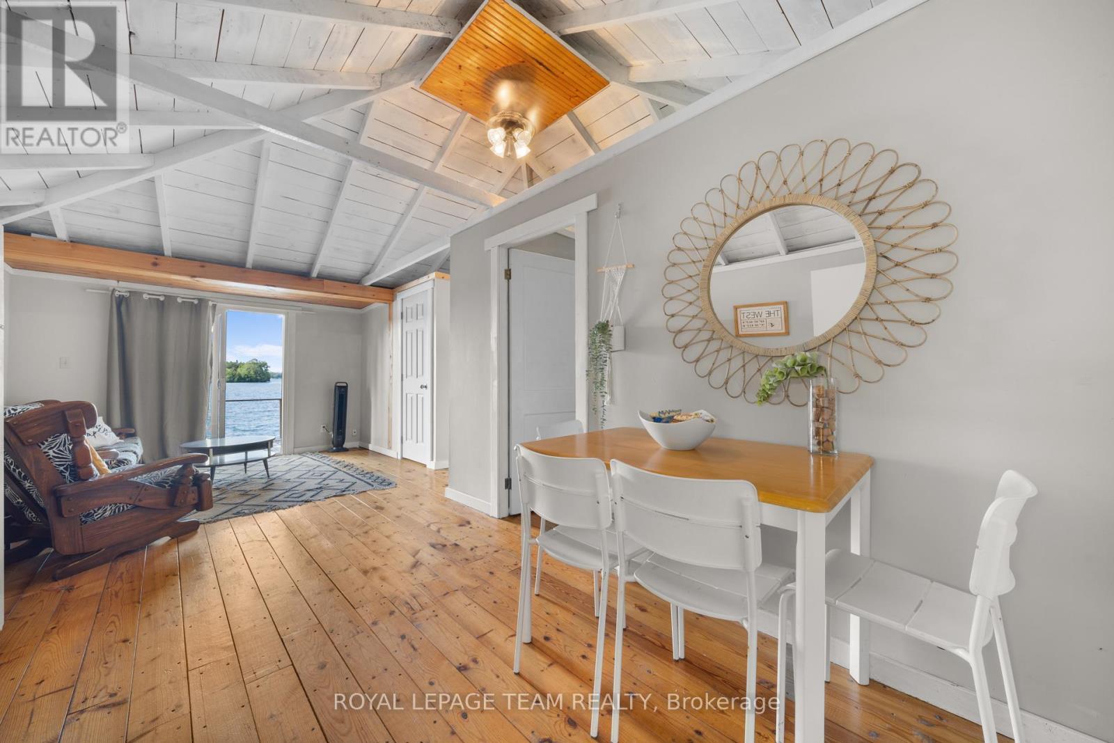 












551 LITTLE RIDEAU LAKE ROAD

,
Rideau Lakes,




Ontario
K0G1V0

