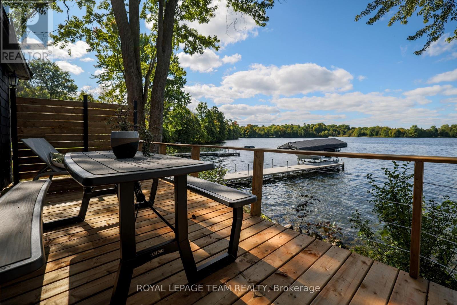 












551 LITTLE RIDEAU LAKE ROAD

,
Rideau Lakes,




Ontario
K0G1V0

