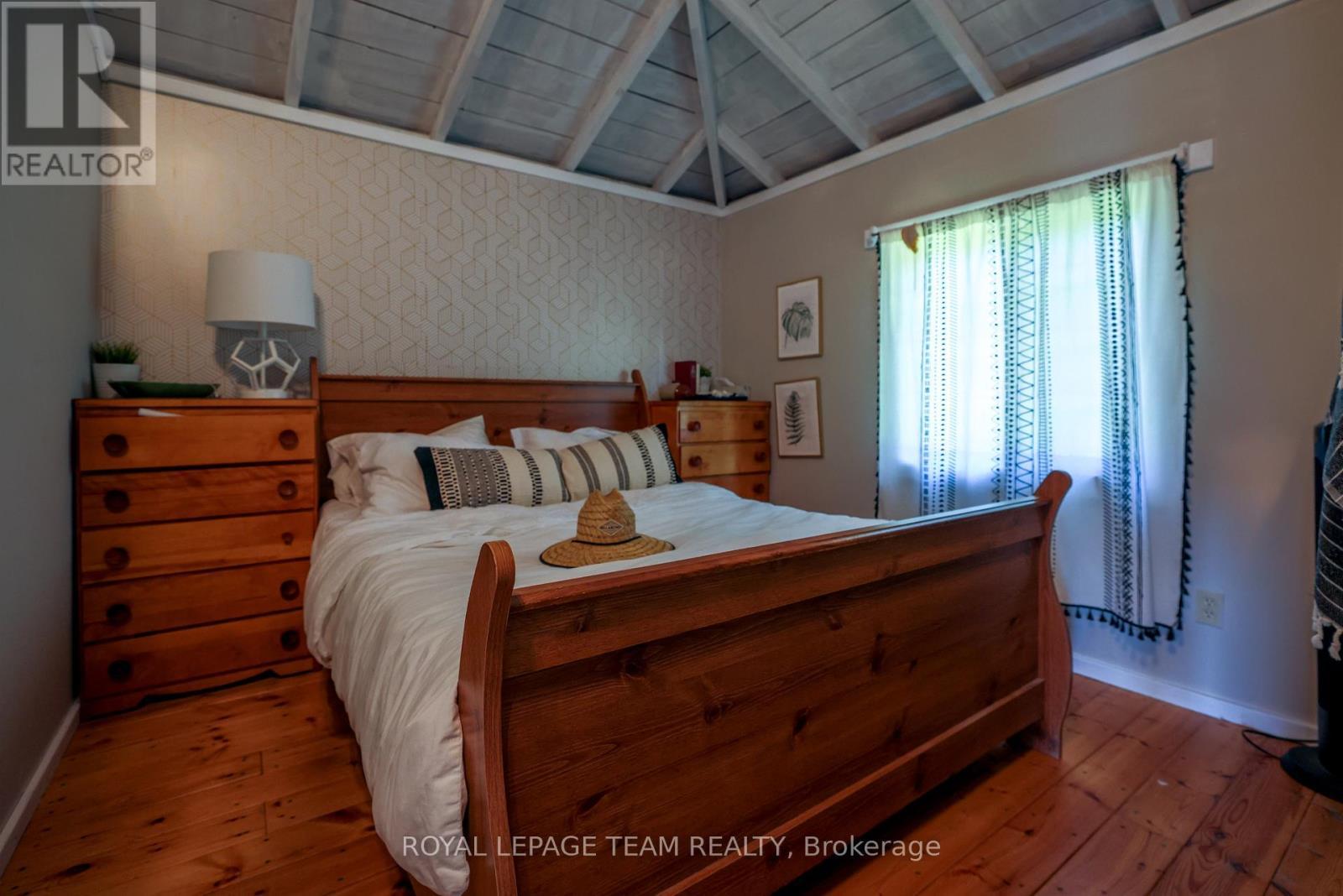 












551 LITTLE RIDEAU LAKE ROAD

,
Rideau Lakes,




Ontario
K0G1V0

