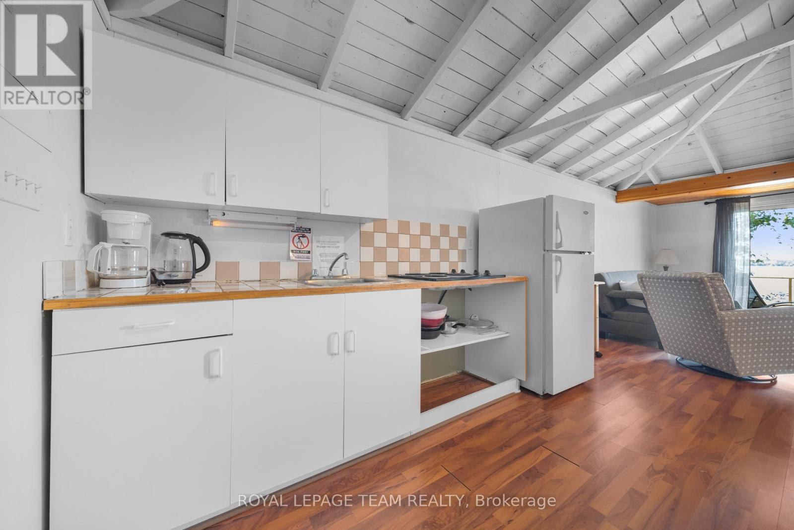 












551 LITTLE RIDEAU LAKE ROAD

,
Rideau Lakes,




Ontario
K0G1V0

