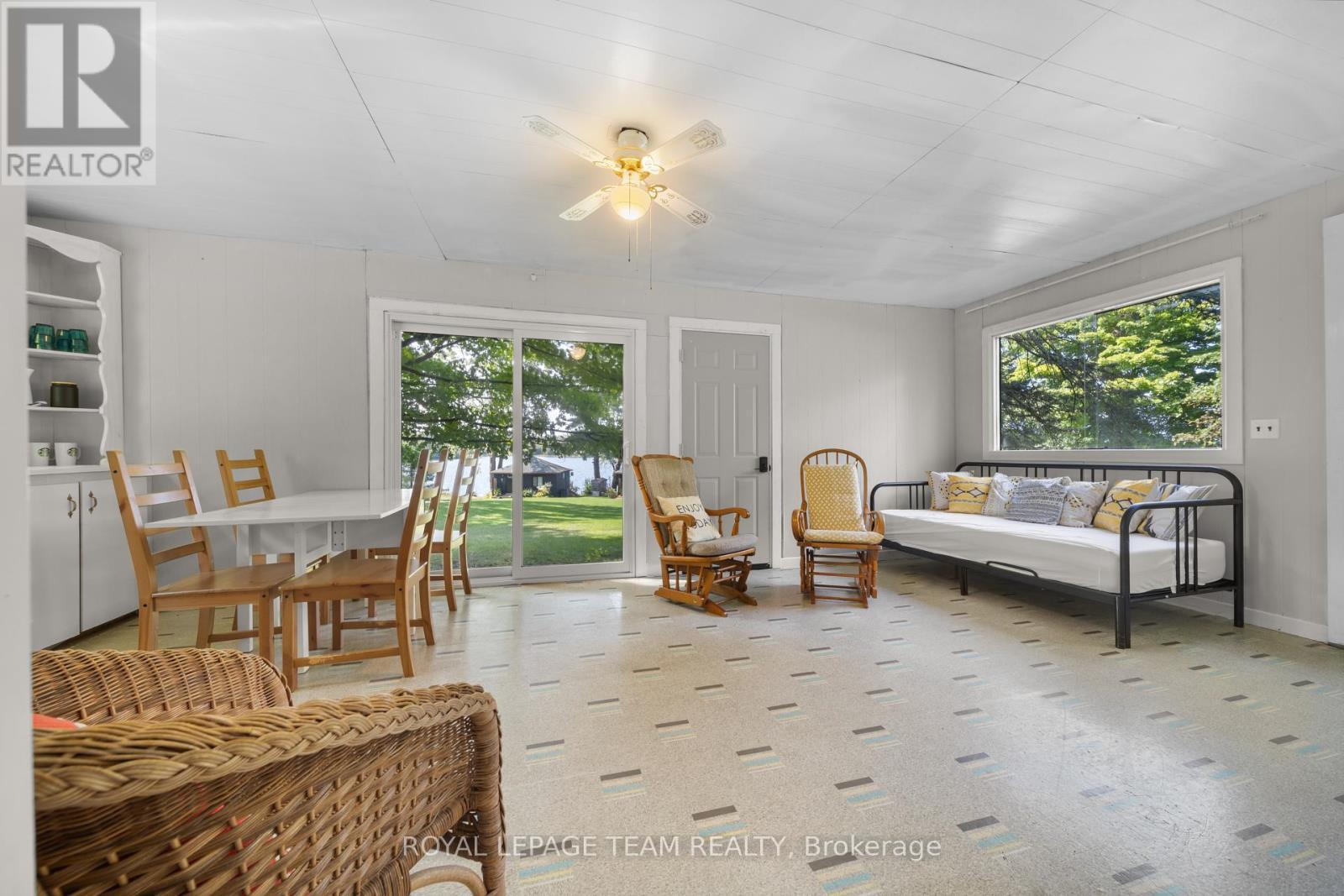 












551 LITTLE RIDEAU LAKE ROAD

,
Rideau Lakes,




Ontario
K0G1V0

