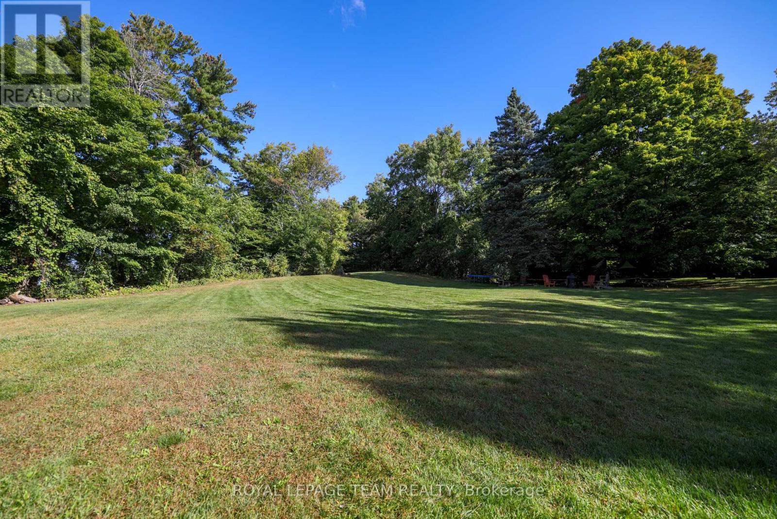 












551 LITTLE RIDEAU LAKE ROAD

,
Rideau Lakes,




Ontario
K0G1V0


