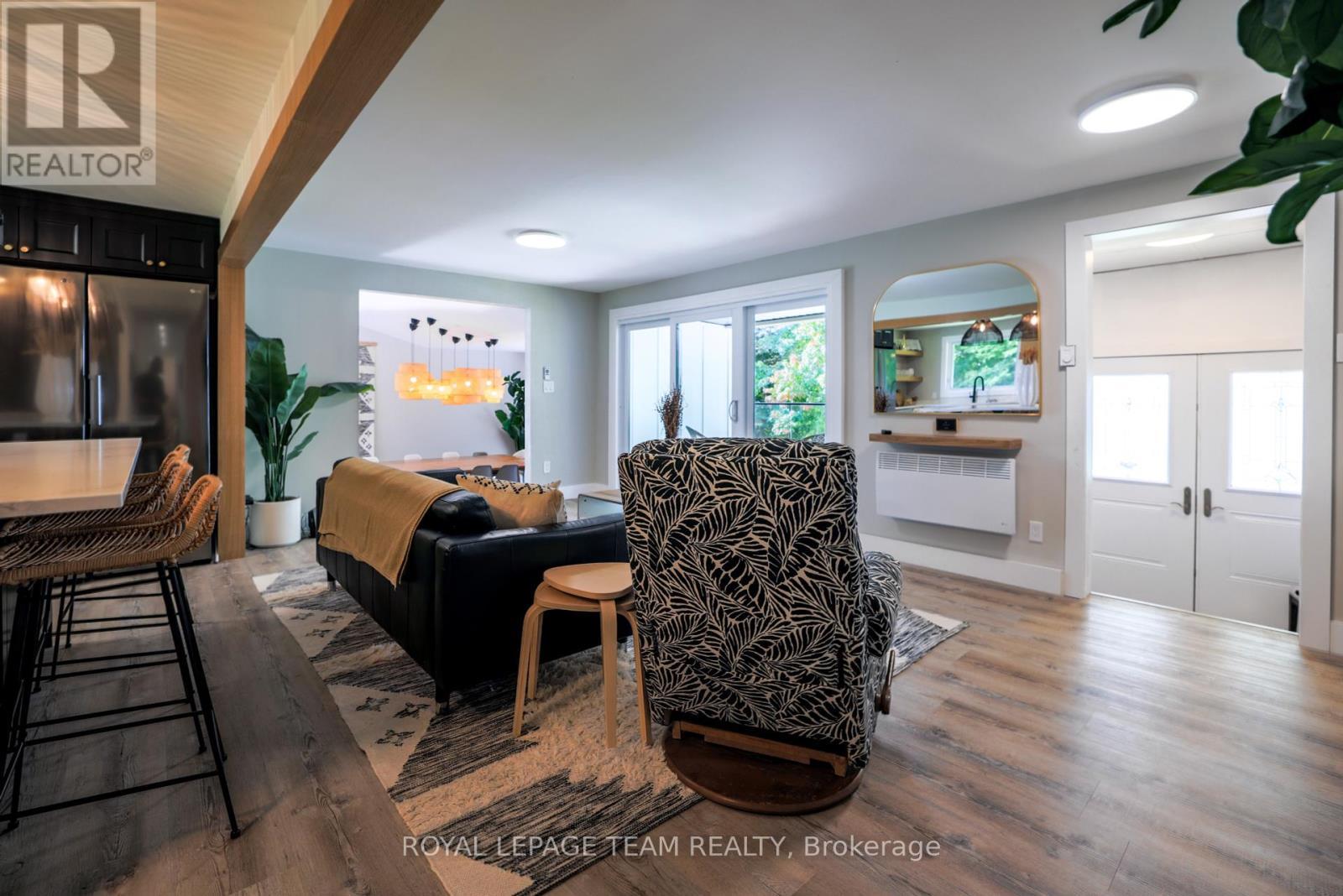 












551 LITTLE RIDEAU LAKE ROAD

,
Rideau Lakes,




Ontario
K0G1V0


