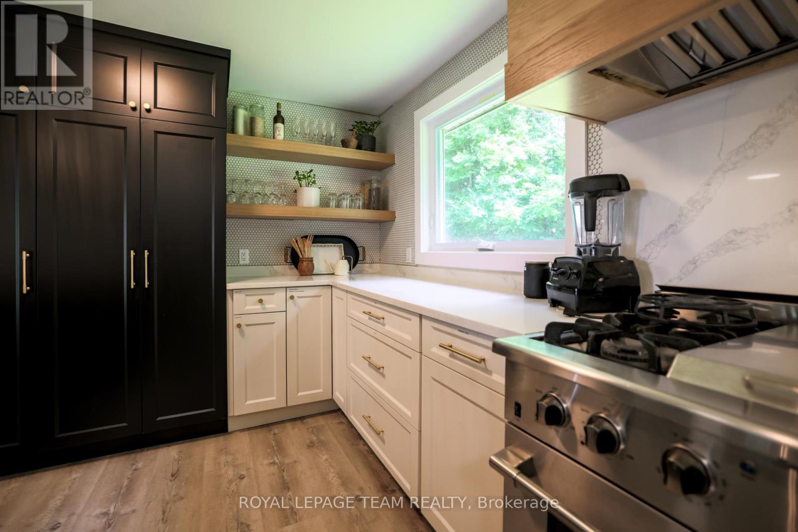 












551 LITTLE RIDEAU LAKE ROAD

,
Rideau Lakes,




Ontario
K0G1V0


