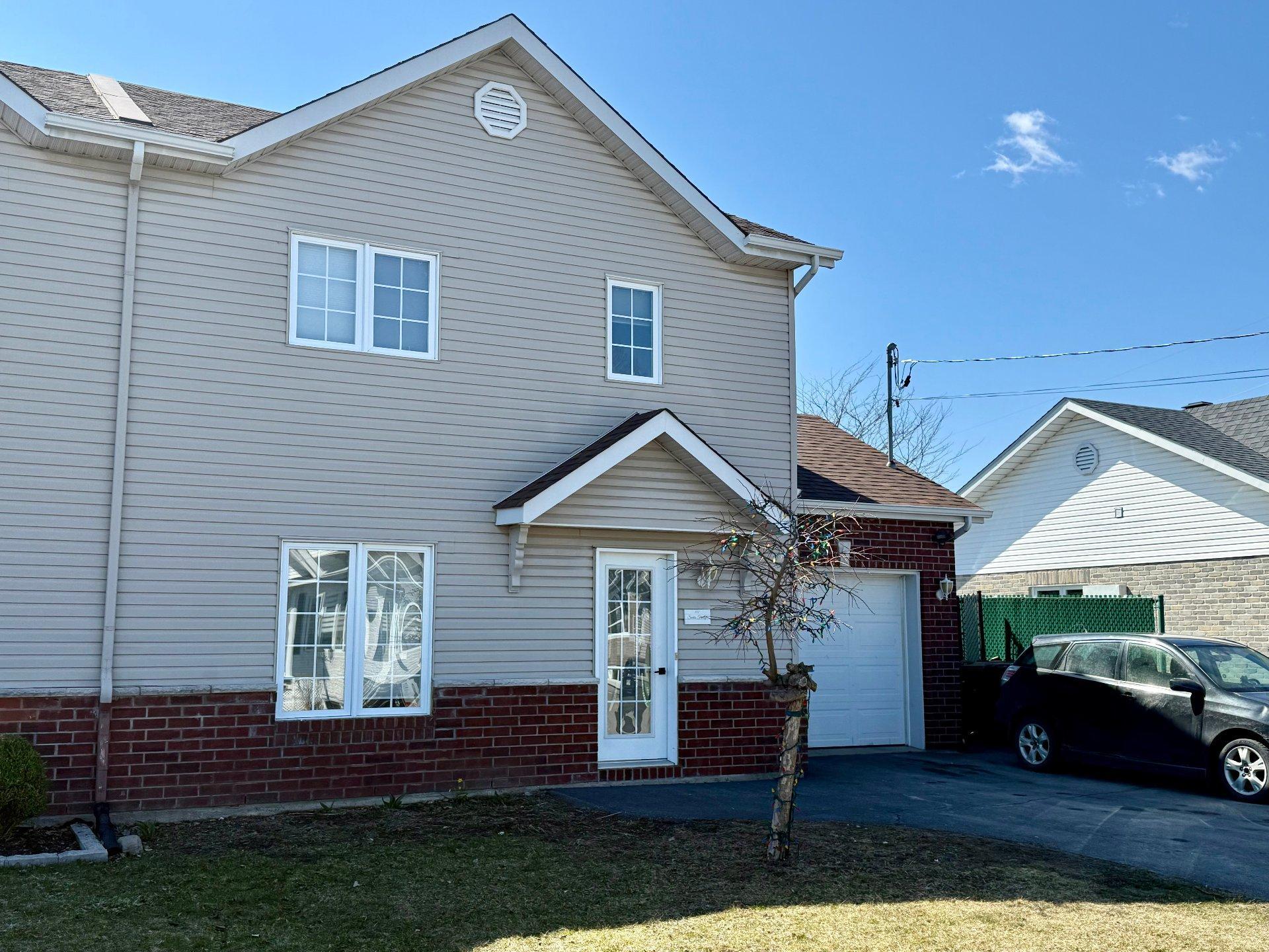 









112


Rue Robert

,
Les Coteaux,




QC
J7X1A5

