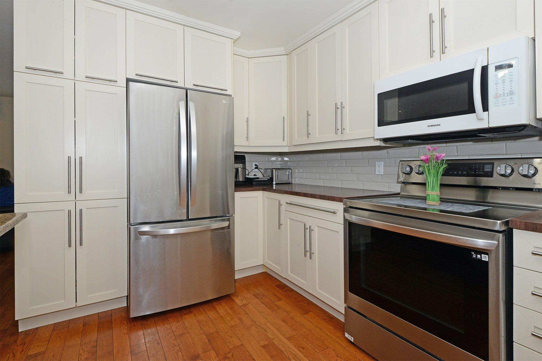 









112


Rue Robert

,
Les Coteaux,




QC
J7X1A5

