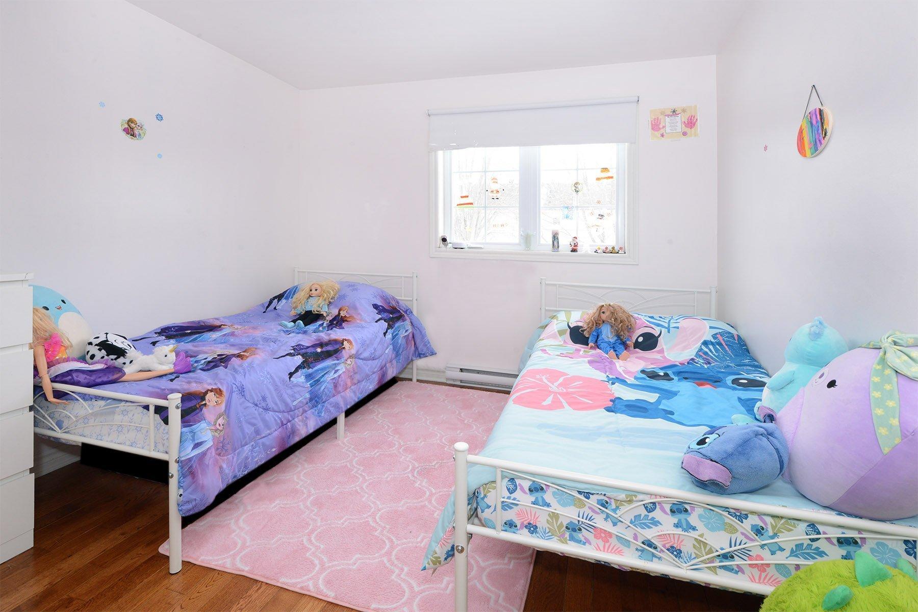 









112


Rue Robert

,
Les Coteaux,




QC
J7X1A5

