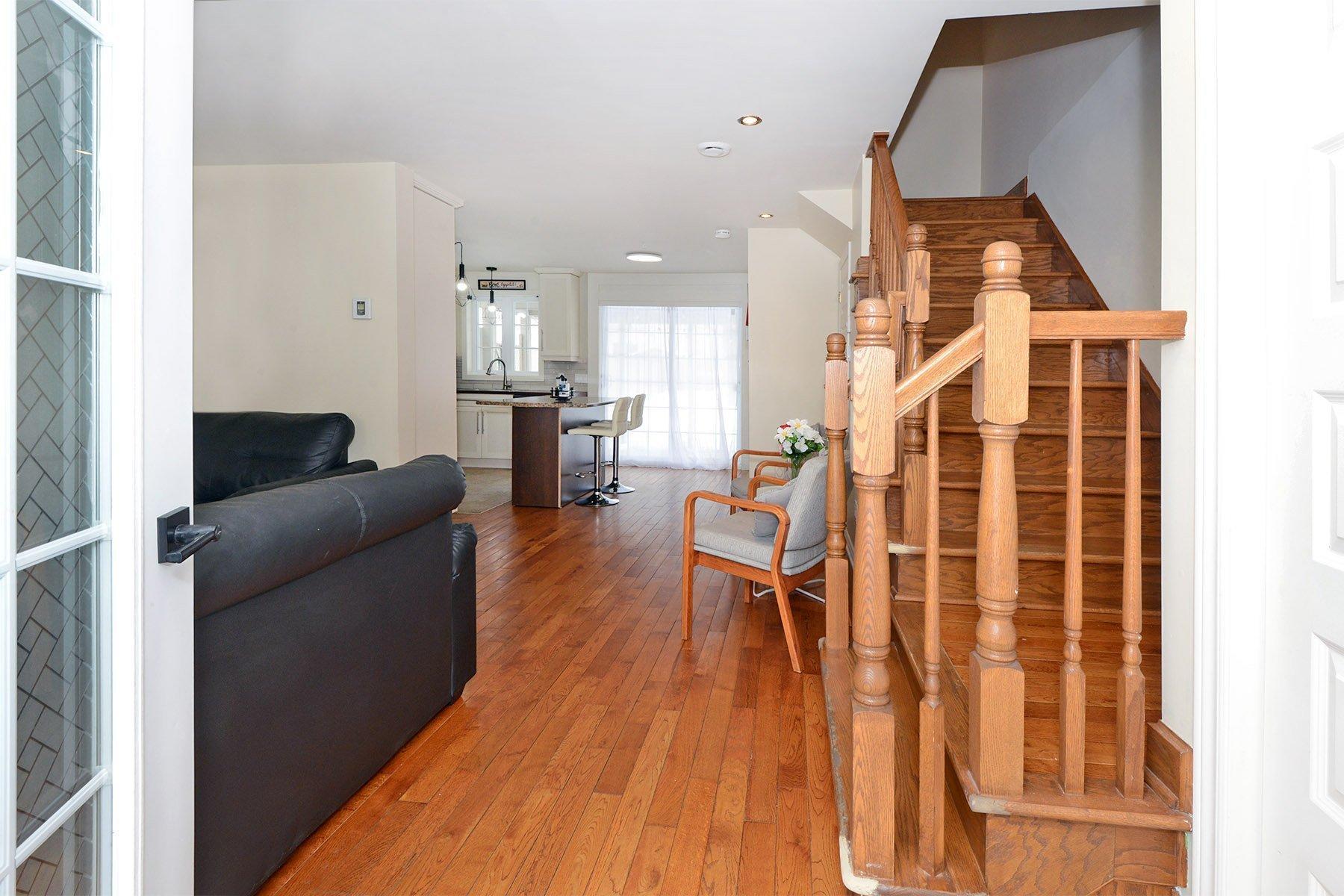 









112


Rue Robert

,
Les Coteaux,




QC
J7X1A5


