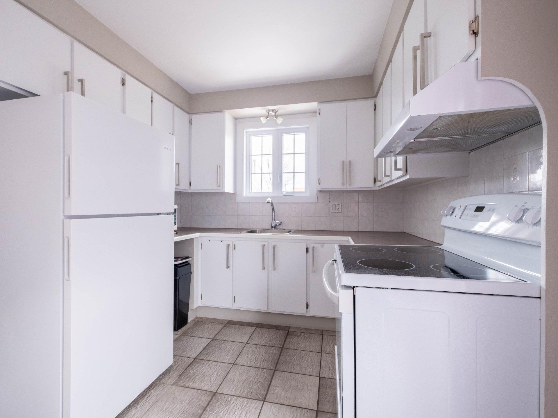 









327


Rue Lapierre

,
Sorel-Tracy,




QC
J3P5J1

