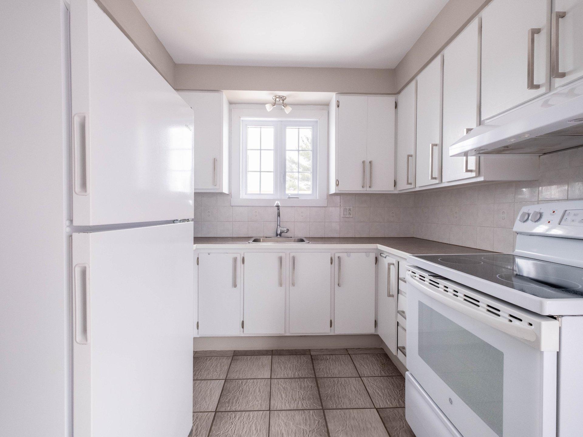 









327


Rue Lapierre

,
Sorel-Tracy,




QC
J3P5J1

