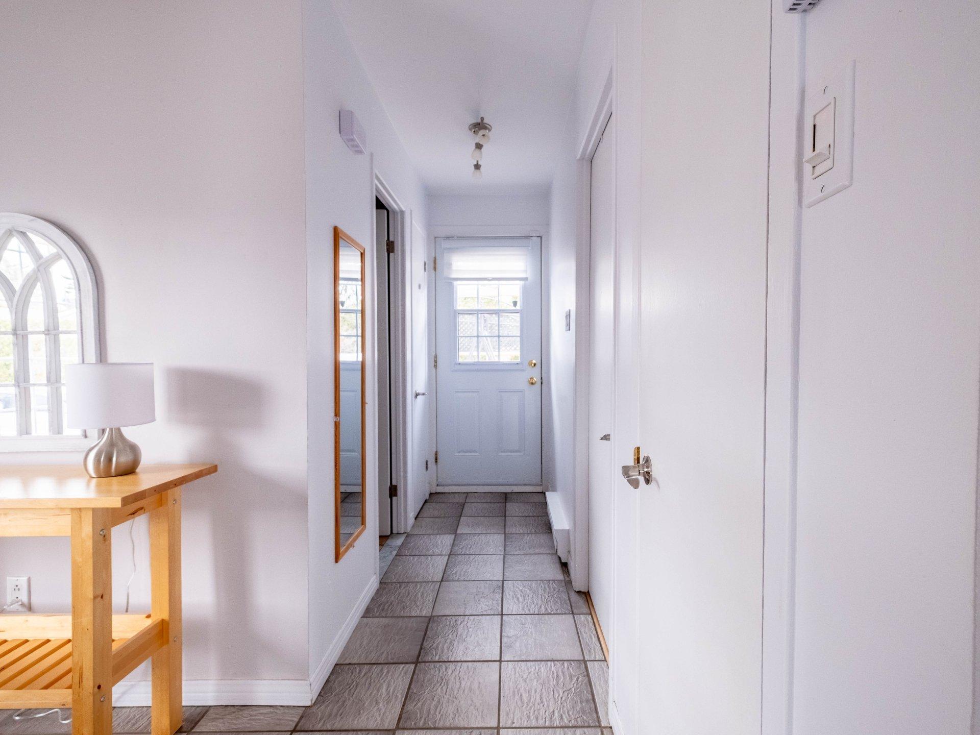 









327


Rue Lapierre

,
Sorel-Tracy,




QC
J3P5J1

